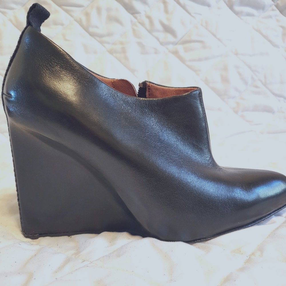 3 inch Wedge Ankle boots by Chole Size 6